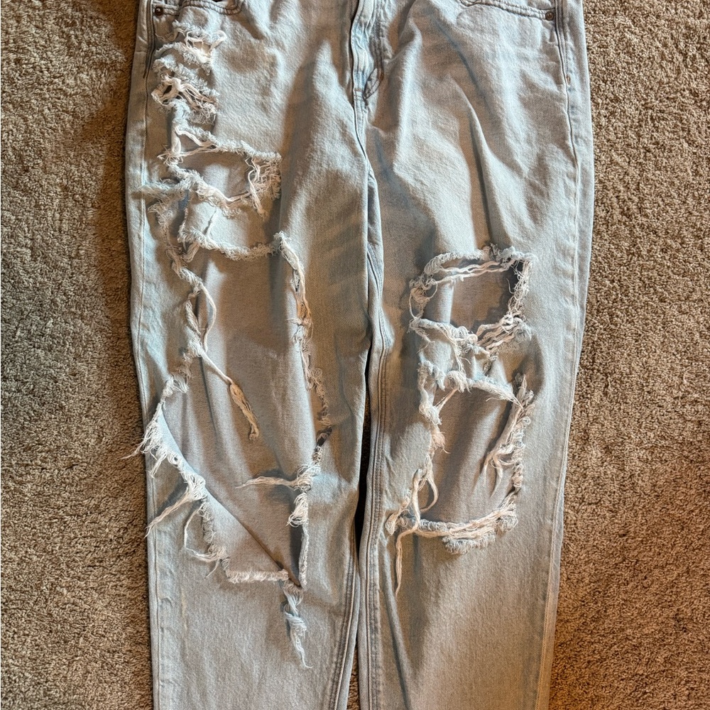 American Eagle Outfitters Light Blue Distressed Boyfriend Jeans